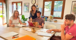 Clases de español en La Palma: cómo integrarte en el día a día